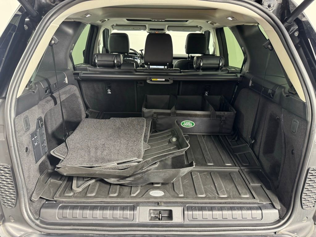 Used 2023 Land Rover Discovery S AWD/4WD image 31
