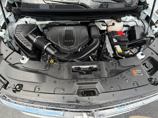 Used 2024 Chevrolet Traverse LT w/ Enhanced Driving Package FWD image 18