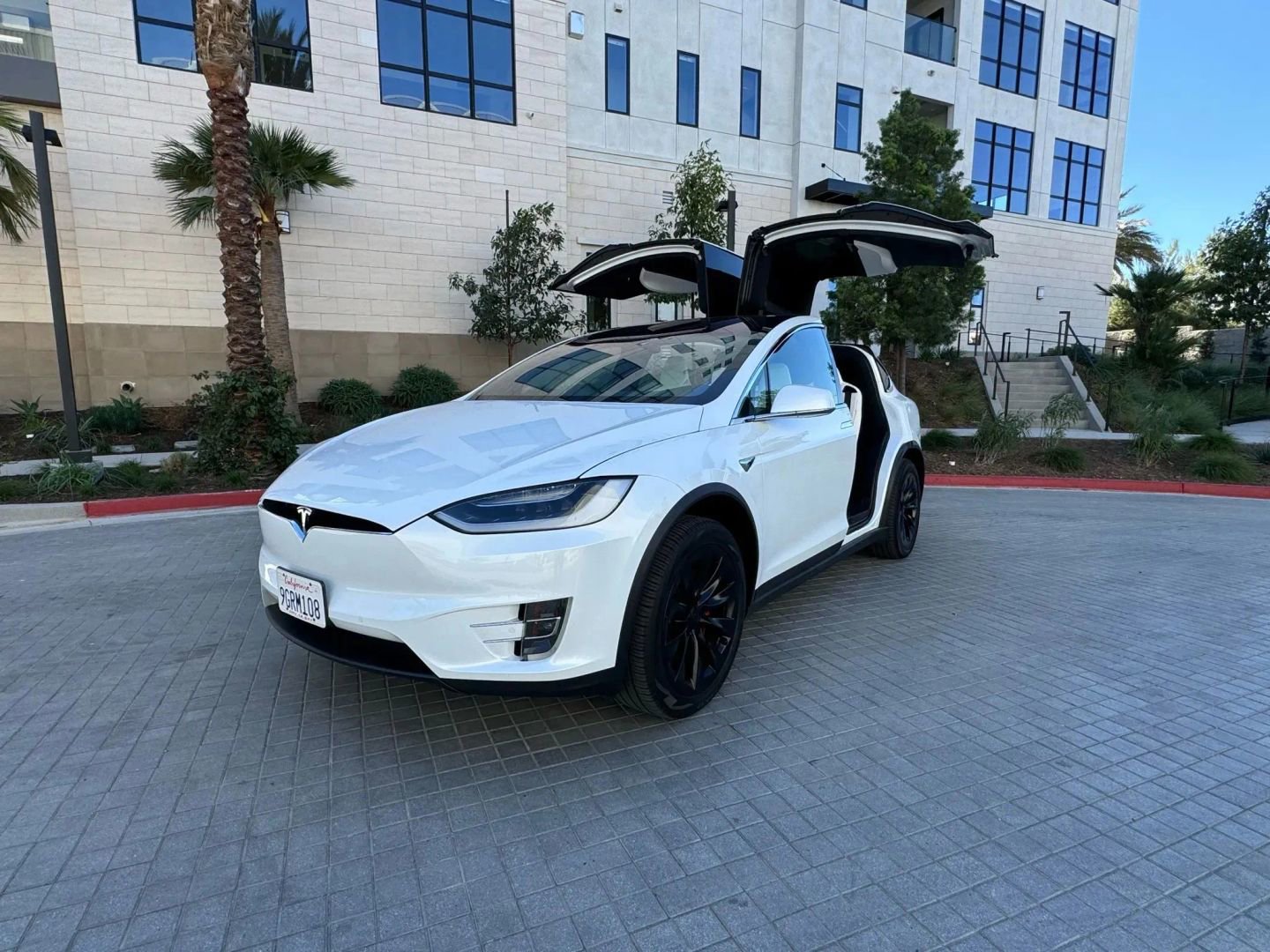 Used 2020 Tesla Model X Performance AWD/4WD image 2