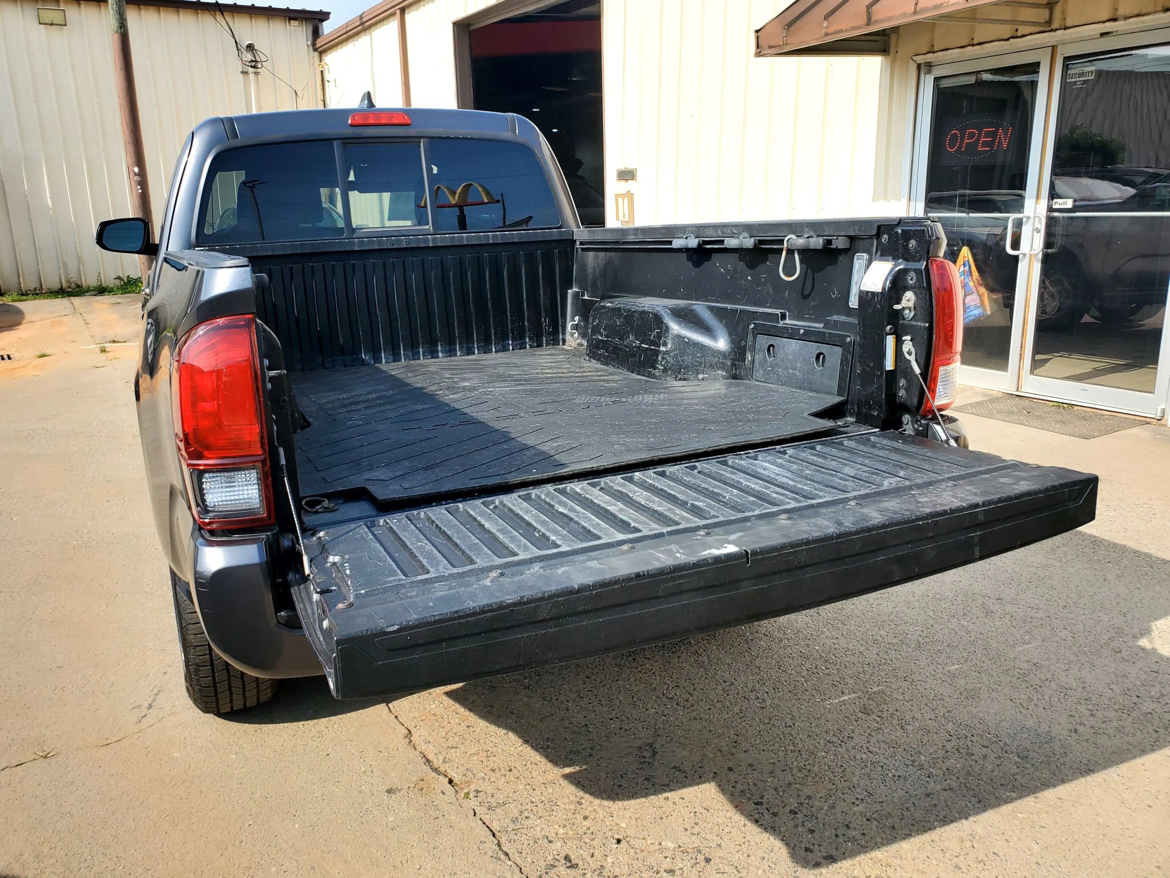 Used 2020 Toyota Tacoma SR w/ SR Convenience Package RWD image 45