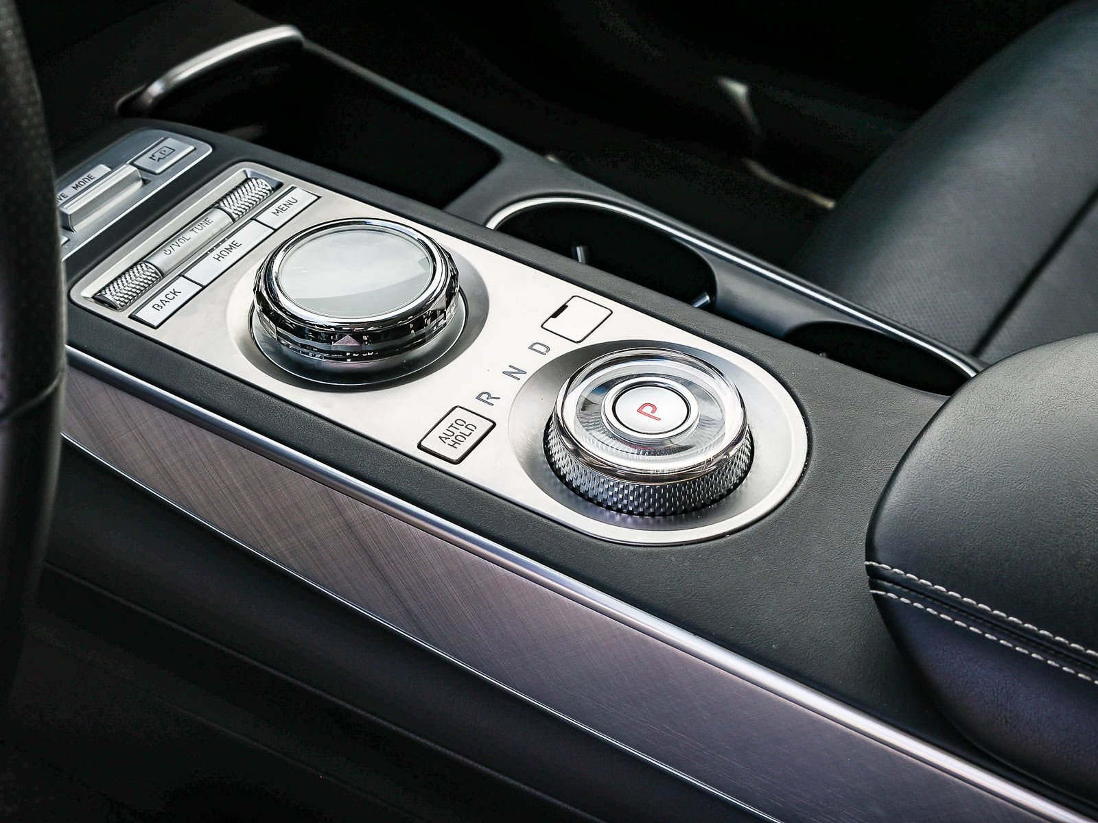 Used 2023 Genesis Electrified GV70 AWD/4WD image 21