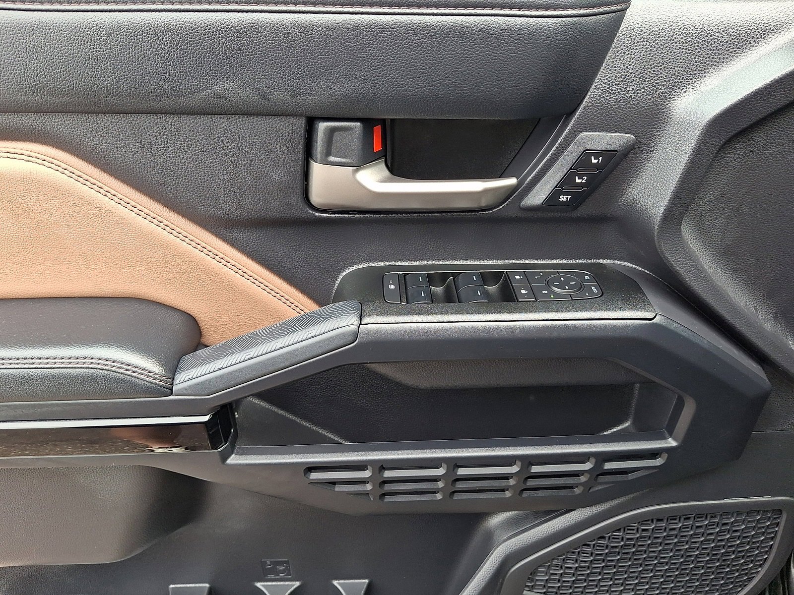 Certified 2025 Toyota 4Runner Limited image 12