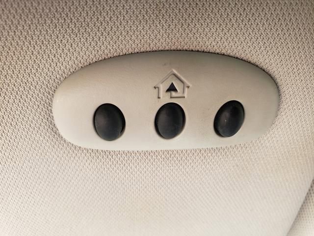 Used 2016 Lincoln MKZ FWD image 24