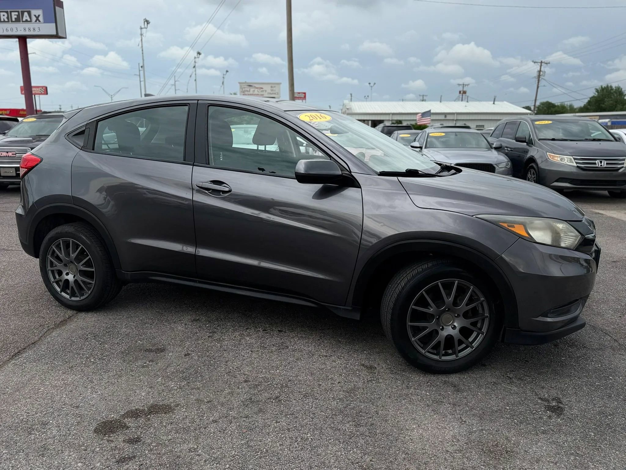Used 2016 Honda HR-V LX image 2