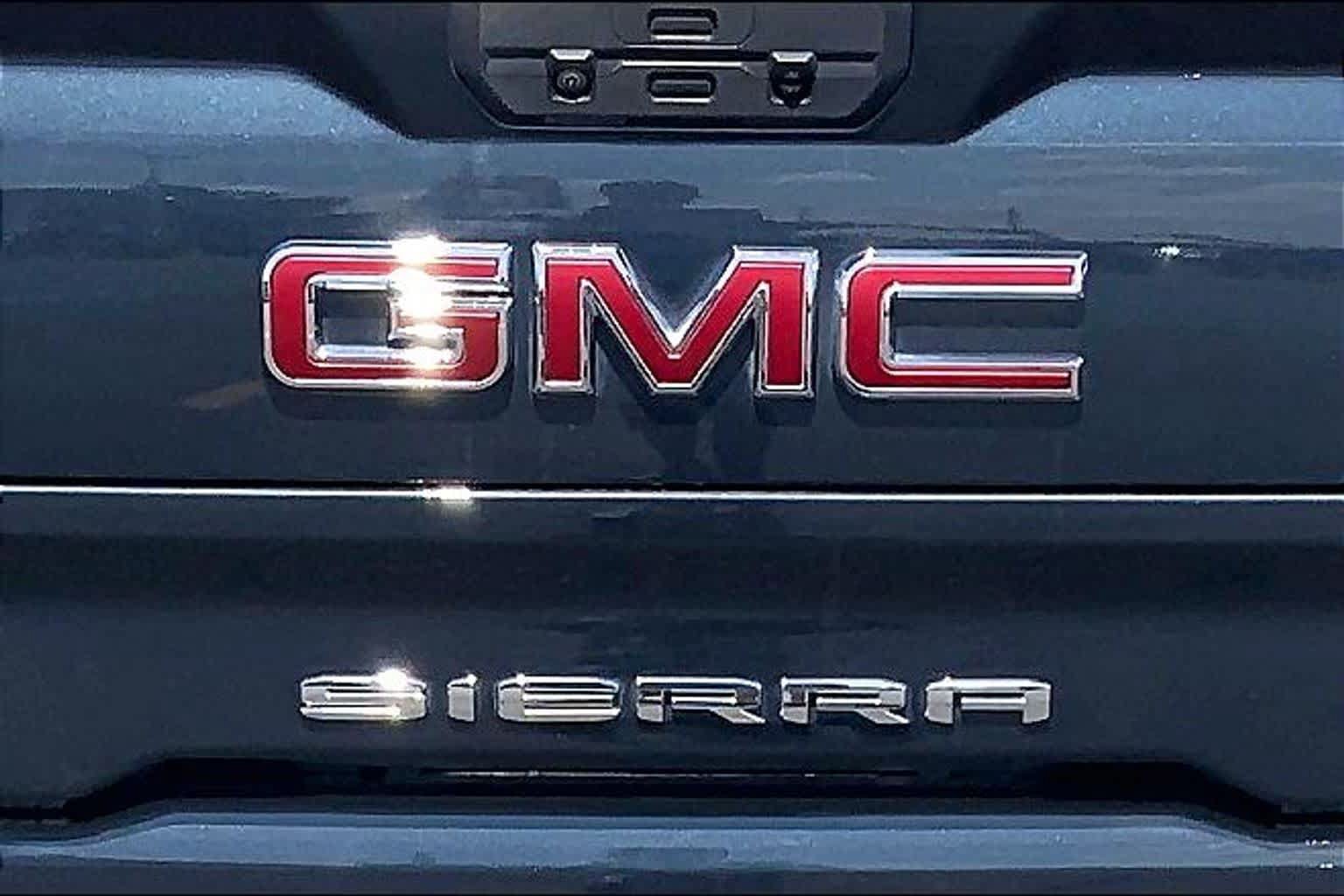 Used 2020 GMC Sierra 1500 SLT RWD image 31