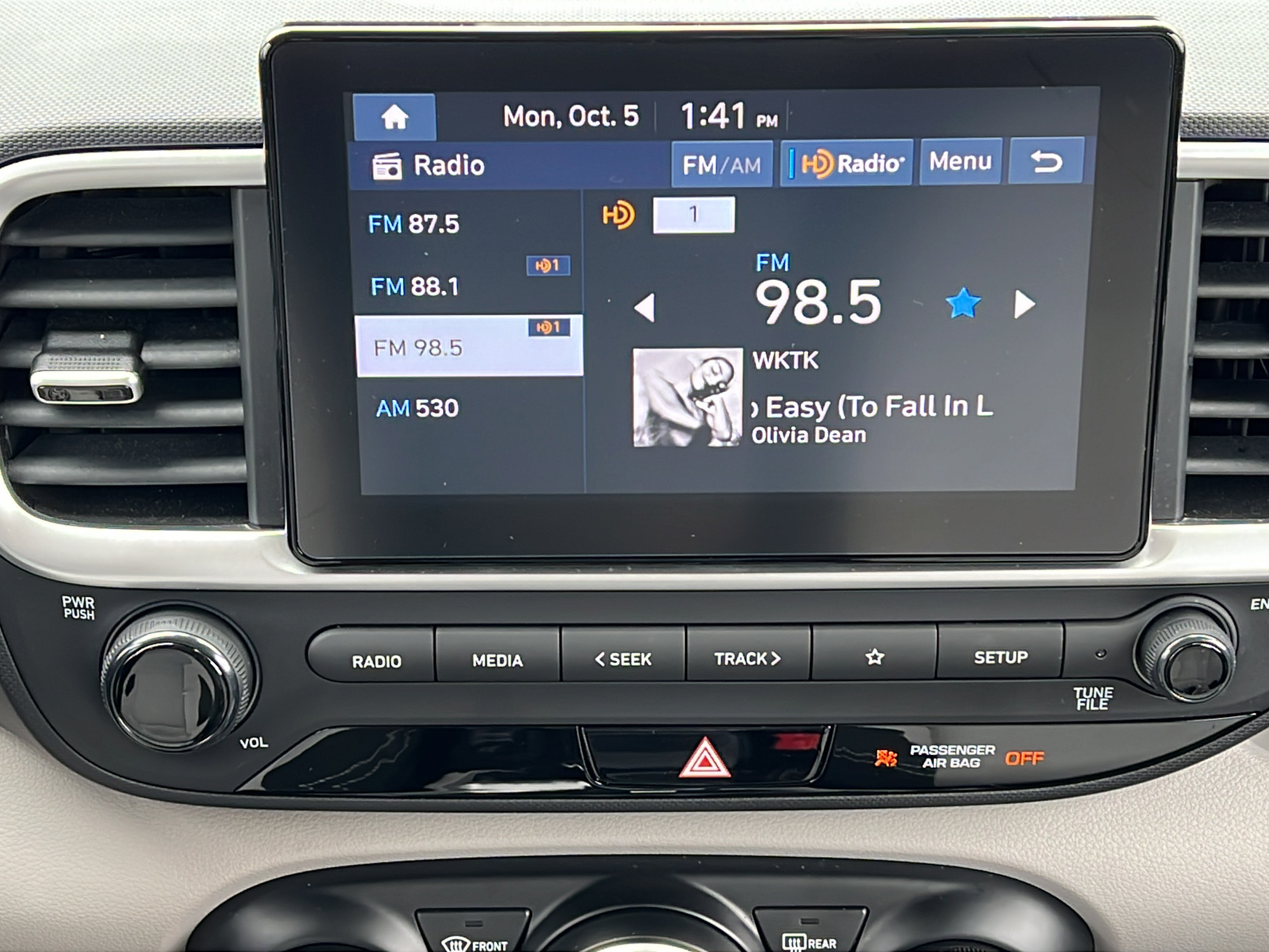Certified 2023 Hyundai Venue SEL FWD image 14