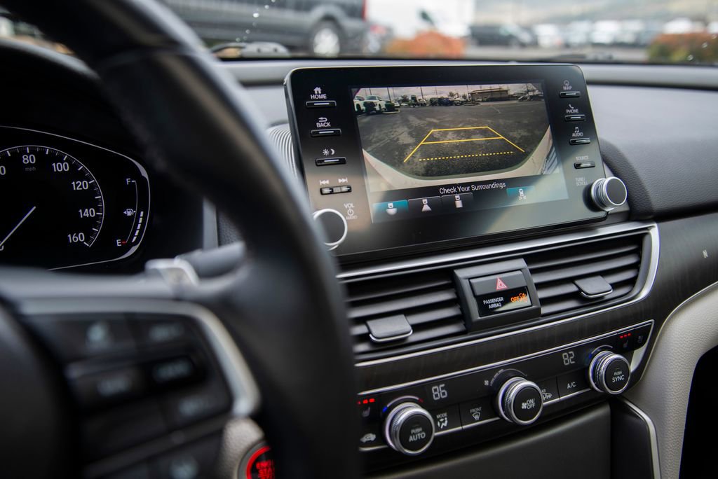 Used 2018 Honda Accord Touring image 23