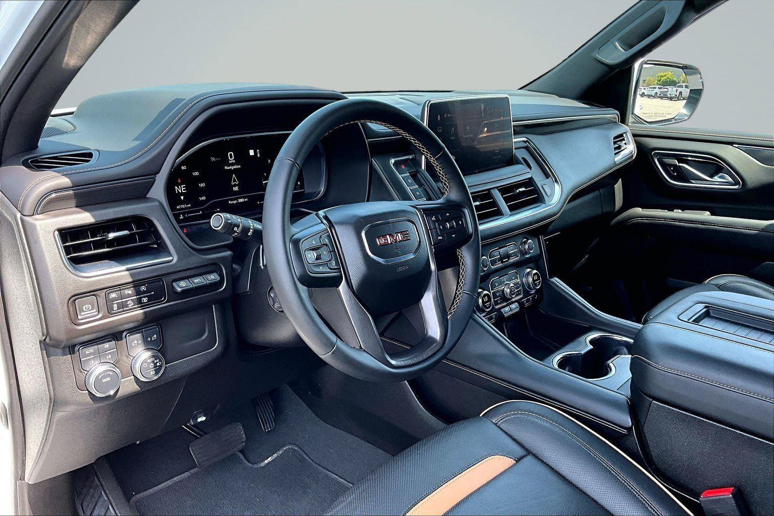 Used 2023 GMC Yukon XL AT4 w/ Technology Package AWD/4WD image 15