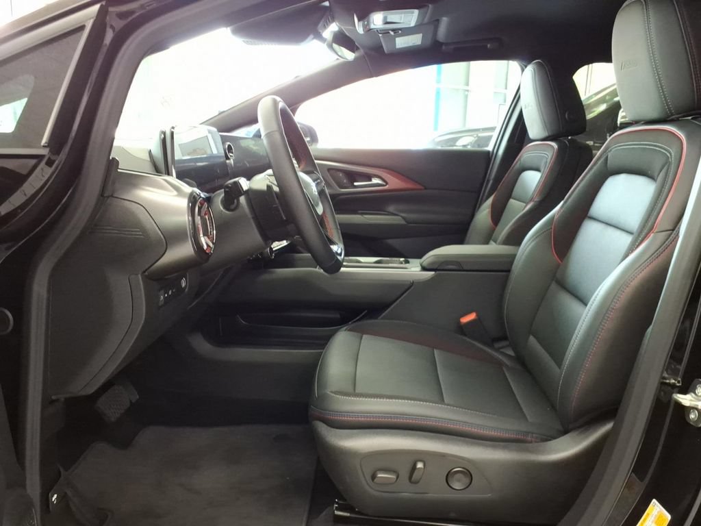 Used 2026 Chevrolet Equinox EV RS FWD image 17