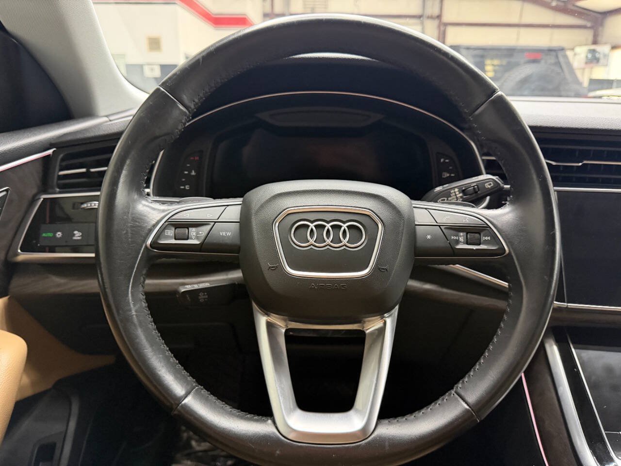 Used 2019 Audi Q8 Premium Plus w/ Premium Plus AWD/4WD image 22