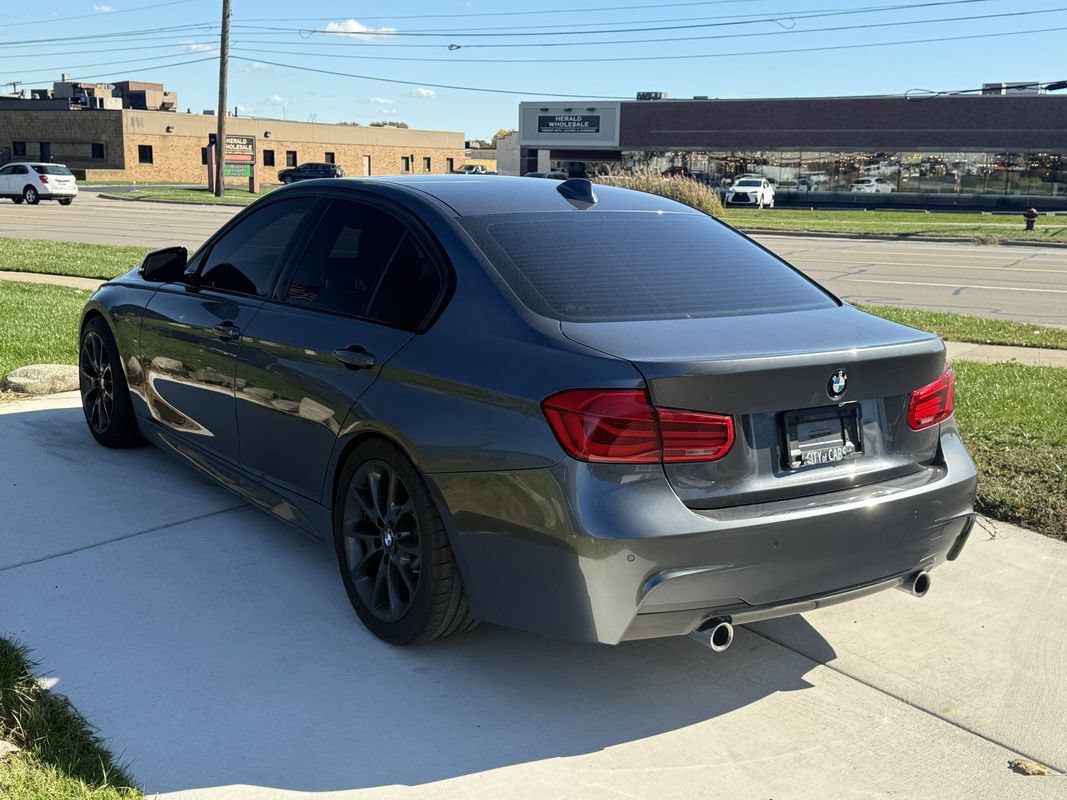 Used 2017 BMW 340i xDrive Sedan AWD/4WD image 3