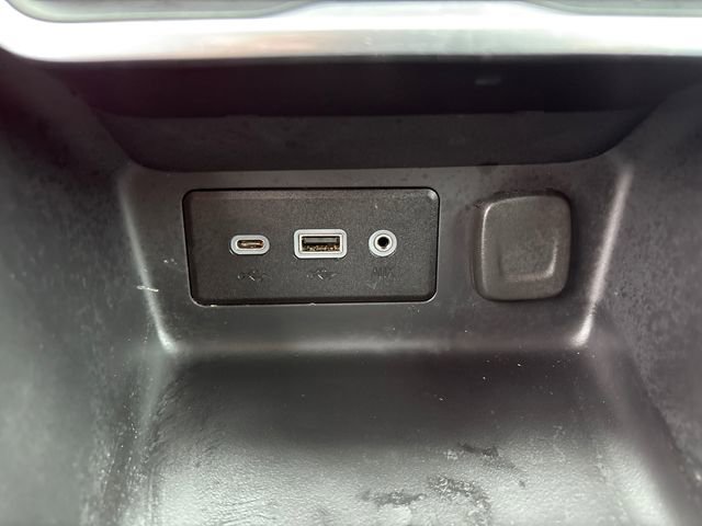 Used 2020 GMC Terrain SLE image 29