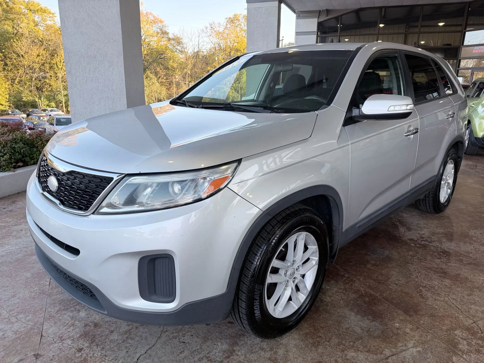 Used 2015 Kia Sorento LX image 3