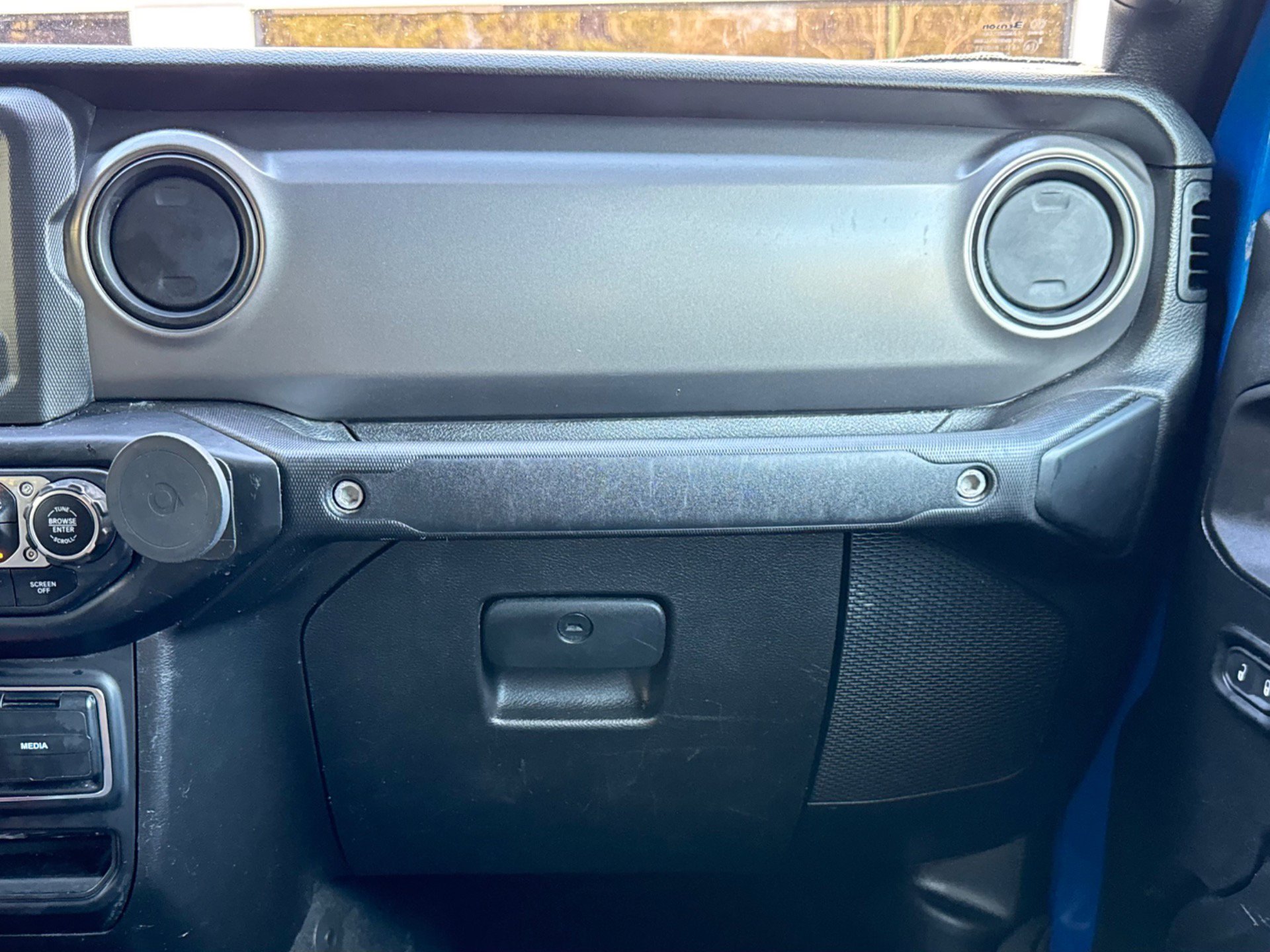 Used 2023 Jeep Gladiator Sport image 30