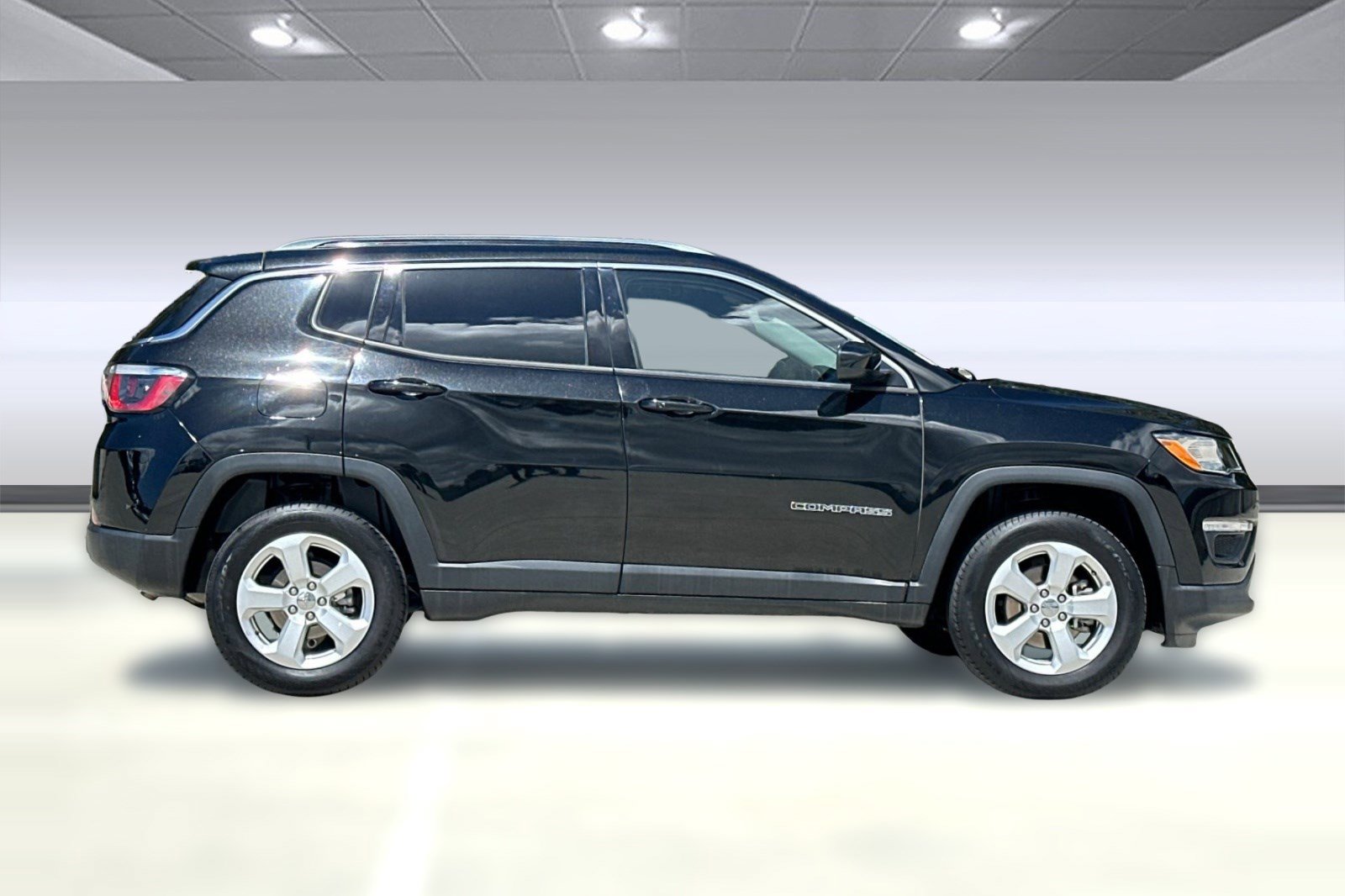 Used 2018 Jeep Compass Latitude w/ Popular Equipment Group AWD/4WD image 7