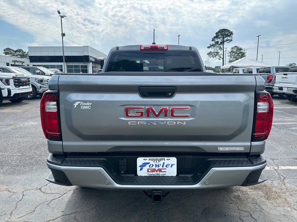 New 2025 GMC Canyon Elevation w/ Convenience Package image 4