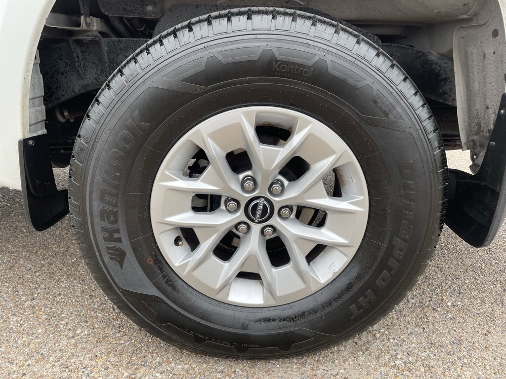 Certified 2024 Nissan Frontier SV image 17