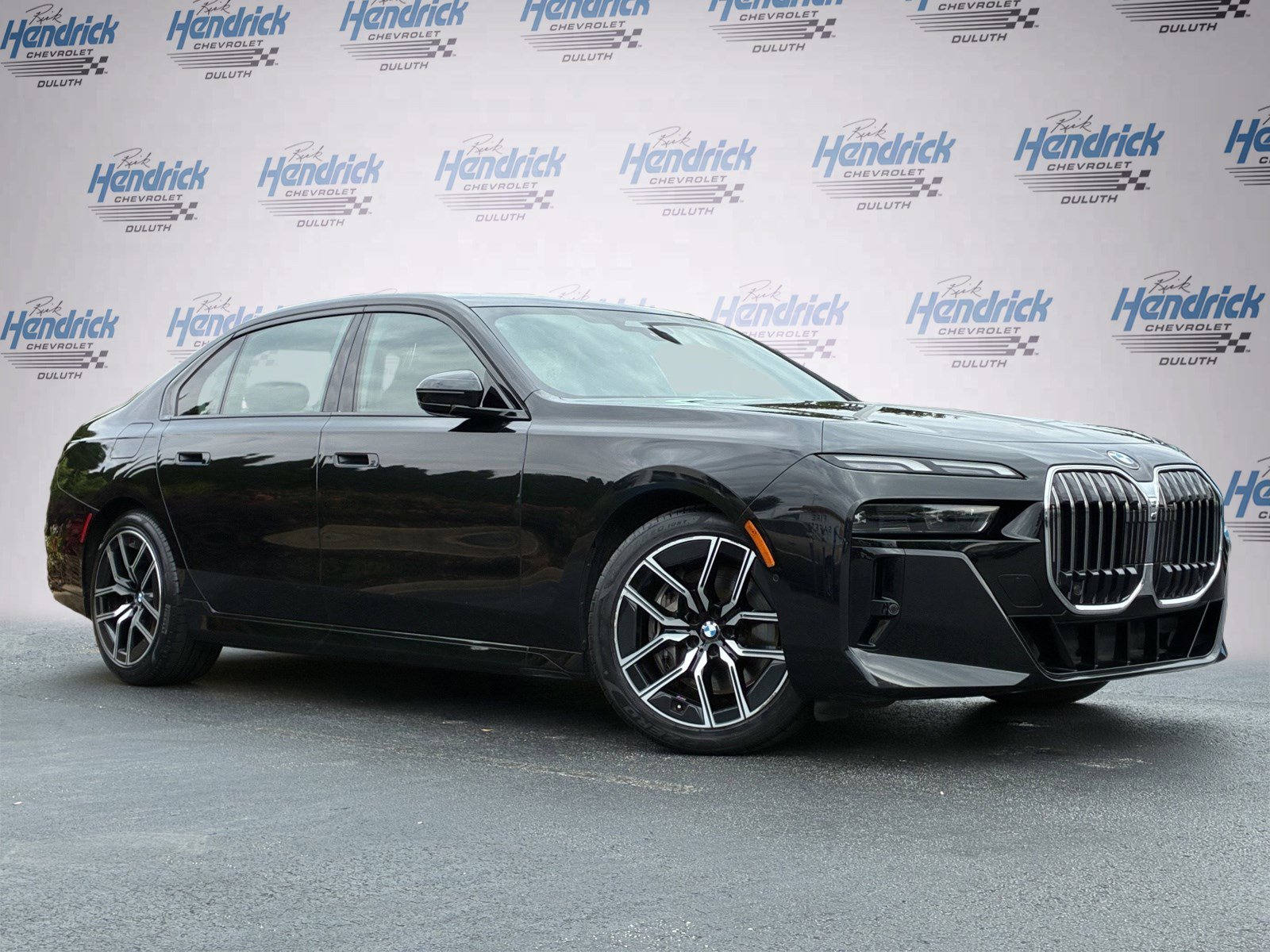 Used 2025 BMW 740i xDrive AWD/4WD image 2