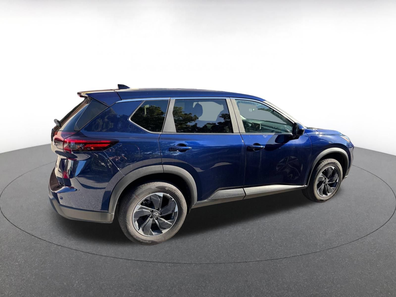 Used 2026 Nissan Rogue SV AWD/4WD image 8