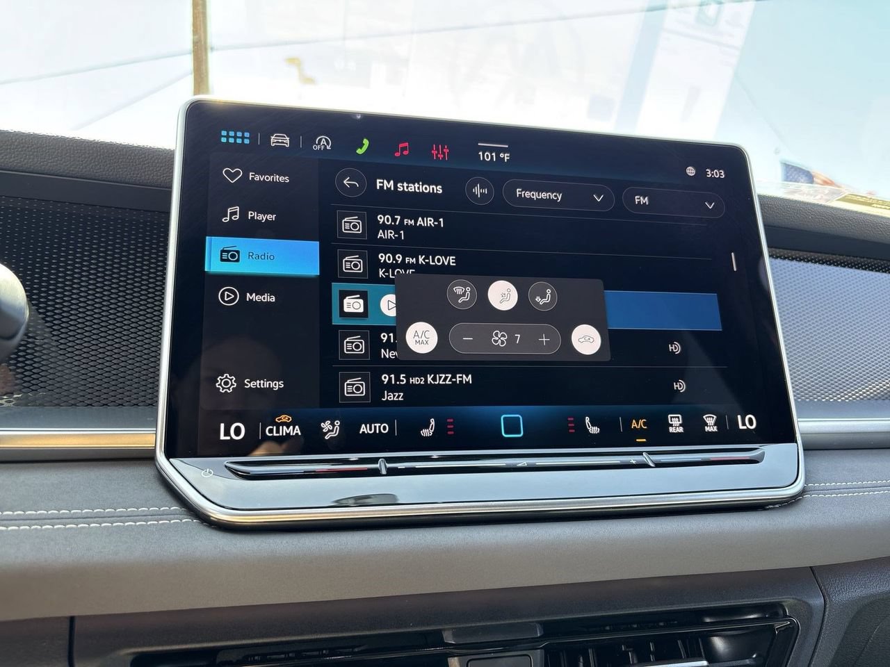 New 2026 Volkswagen Tiguan SE R-Line FWD image 24
