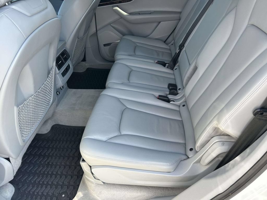 Used 2018 Audi Q7 3.0T Premium Plus AWD/4WD image 14