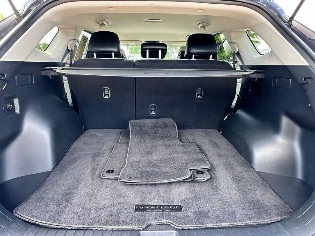 Used 2024 Kia Sportage EX image 9
