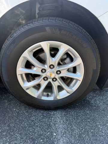 Used 2021 Chevrolet Equinox LS FWD image 32