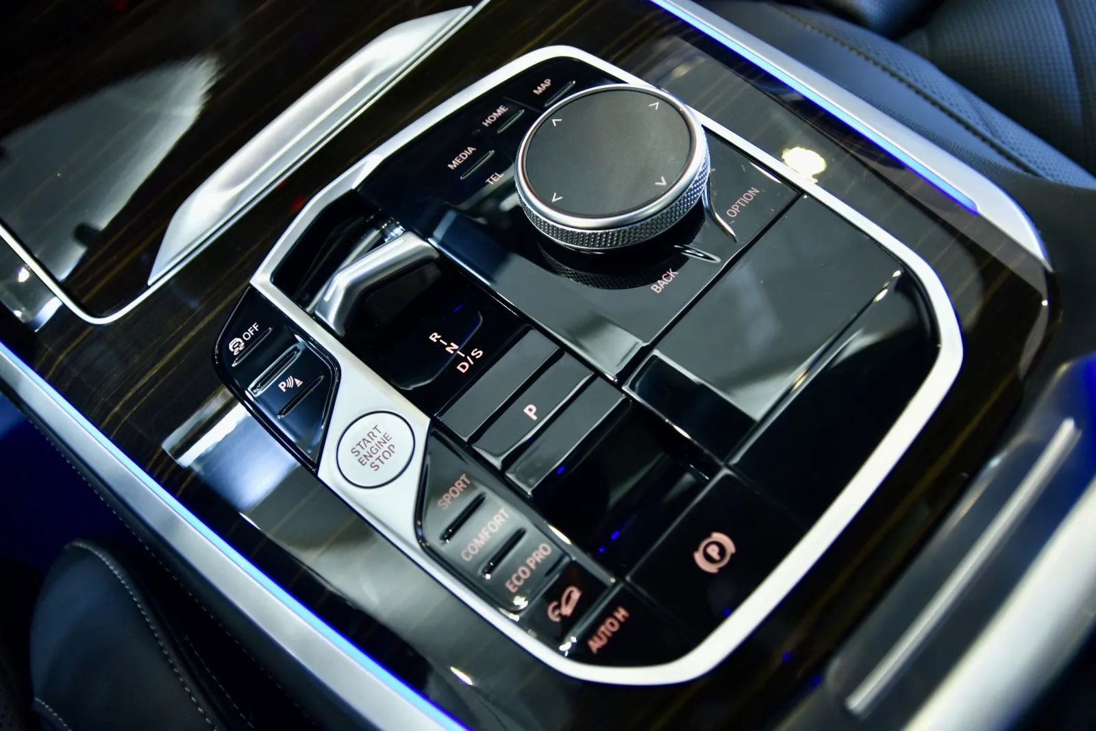 Used 2024 BMW X5 xDrive40i w/ M Sport Package image 17