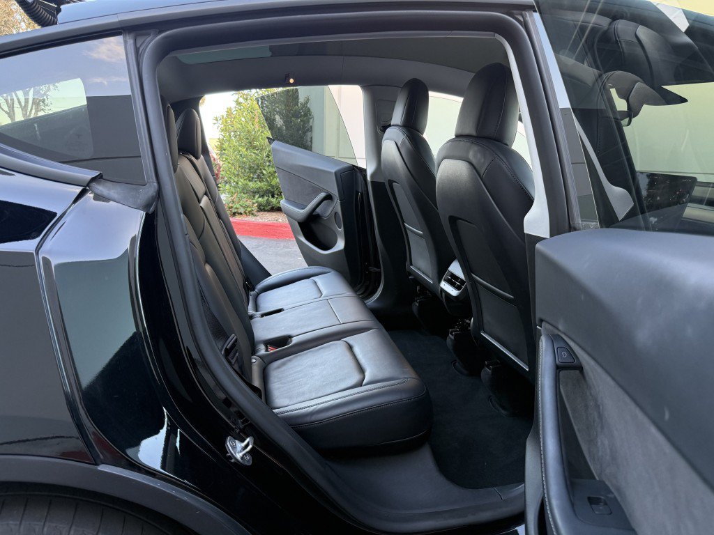 Used 2022 Tesla Model Y Long Range AWD/4WD image 14