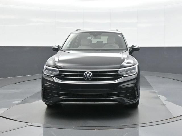 Used 2023 Volkswagen Tiguan SE R-Line FWD image 2