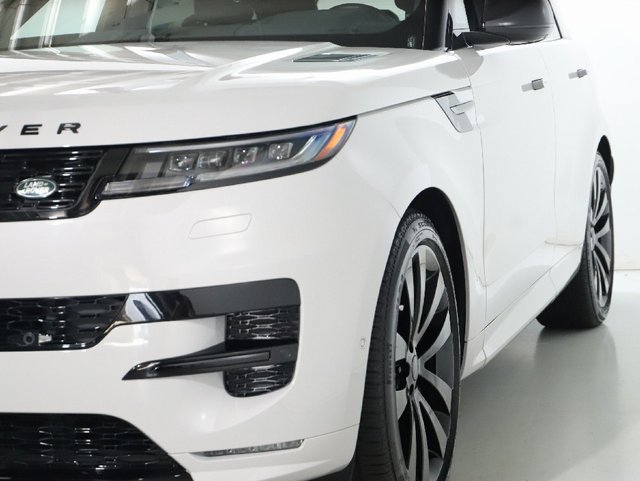 Certified 2026 Land Rover Range Rover Sport Dynamic SE AWD/4WD image 14