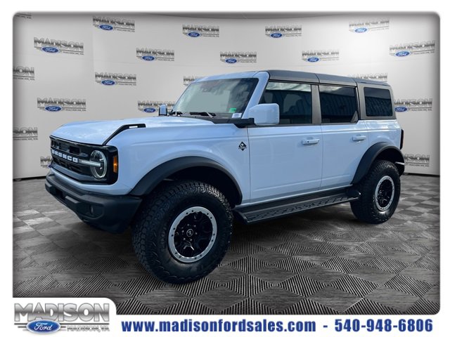 New 2025 Ford Bronco Outer Banks w/ Sasquatch Package video 1