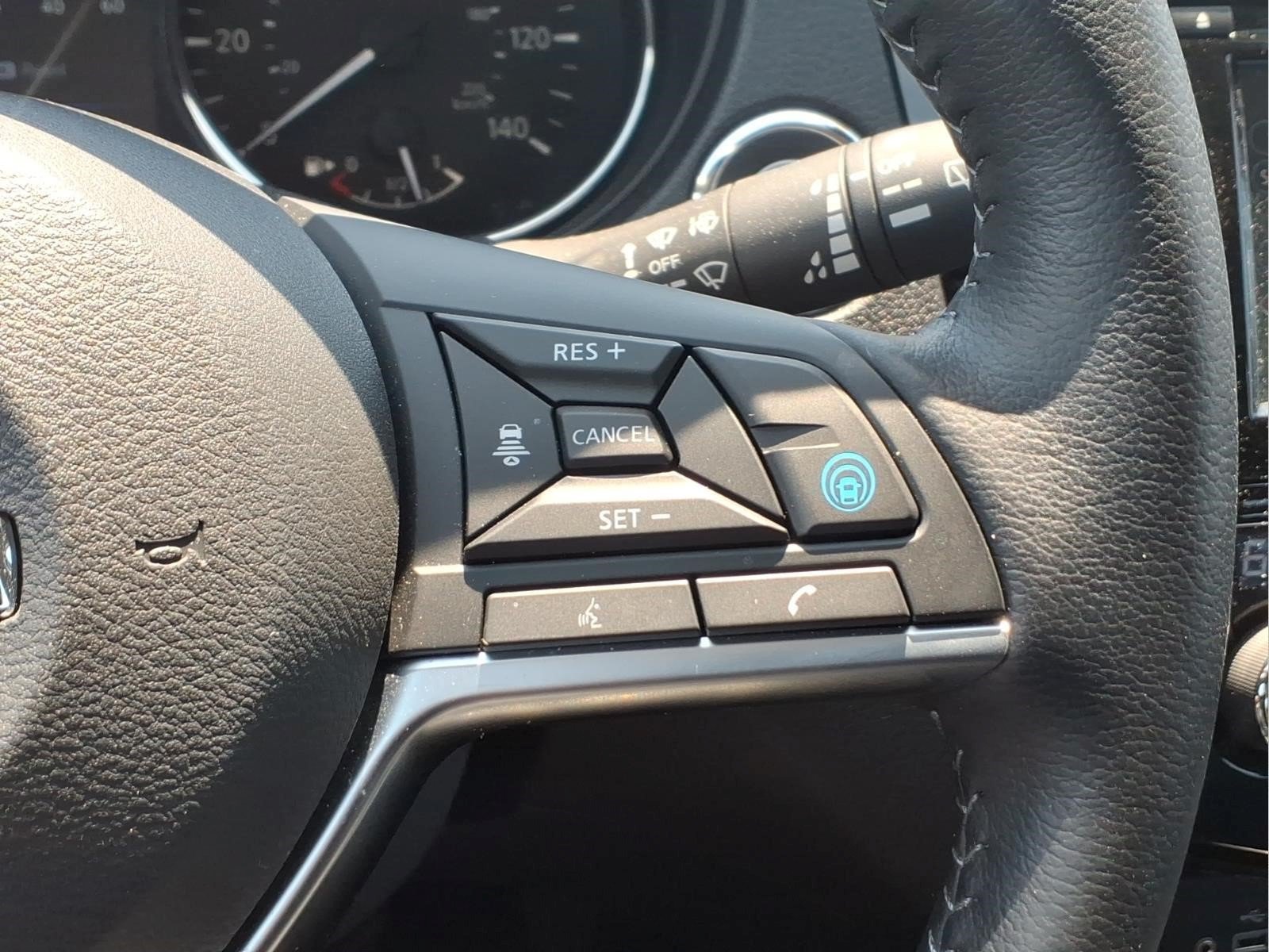 Certified 2022 Nissan Rogue Sport SL w/ Premium Package AWD/4WD image 18