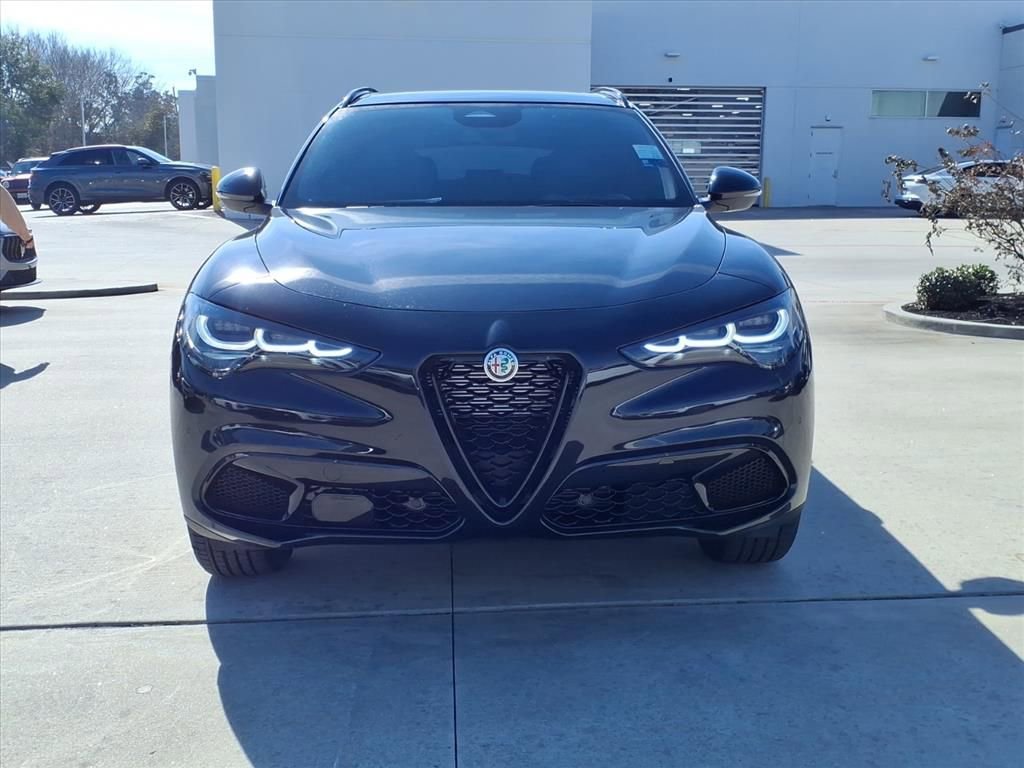 New 2026 Alfa Romeo Stelvio Sprint w/ Convenience Package image 4