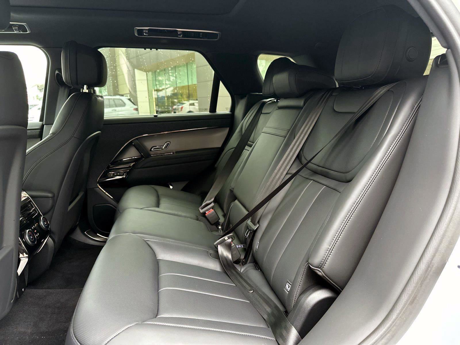 New 2025 Land Rover Range Rover Sport Dynamic SE image 11