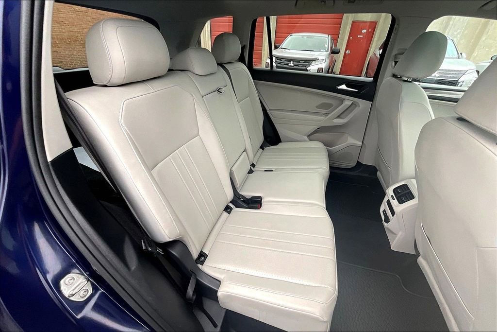 Used 2023 Volkswagen Tiguan SE w/ Panoramic Sunroof Package image 26