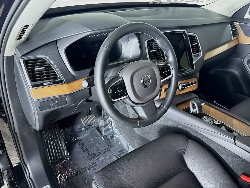 Certified 2025 Volvo XC90 B6 Plus image 9