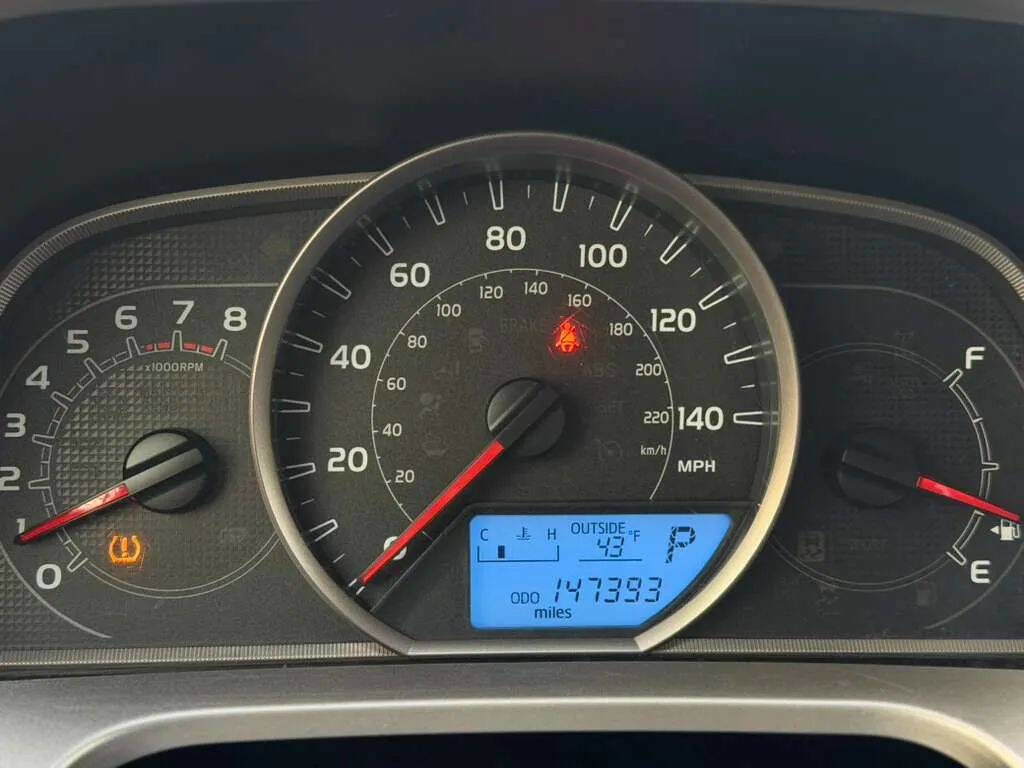 Used 2014 Toyota RAV4 LE AWD/4WD image 13