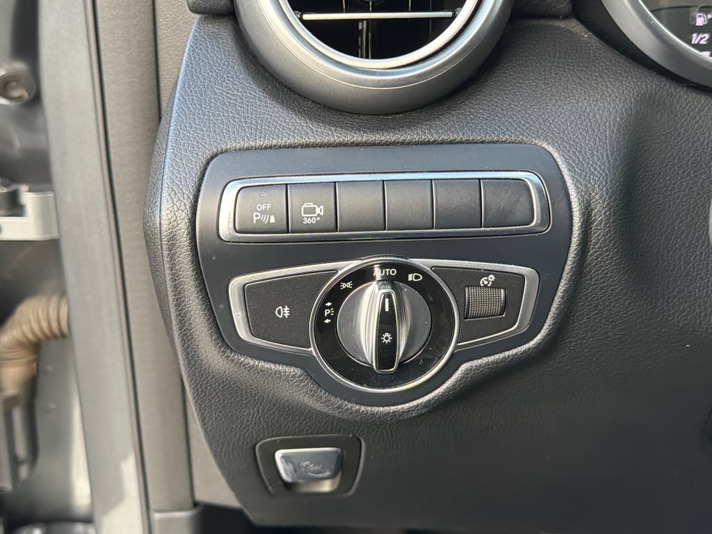 Used 2017 Mercedes-Benz GLC 300 4MATIC image 23