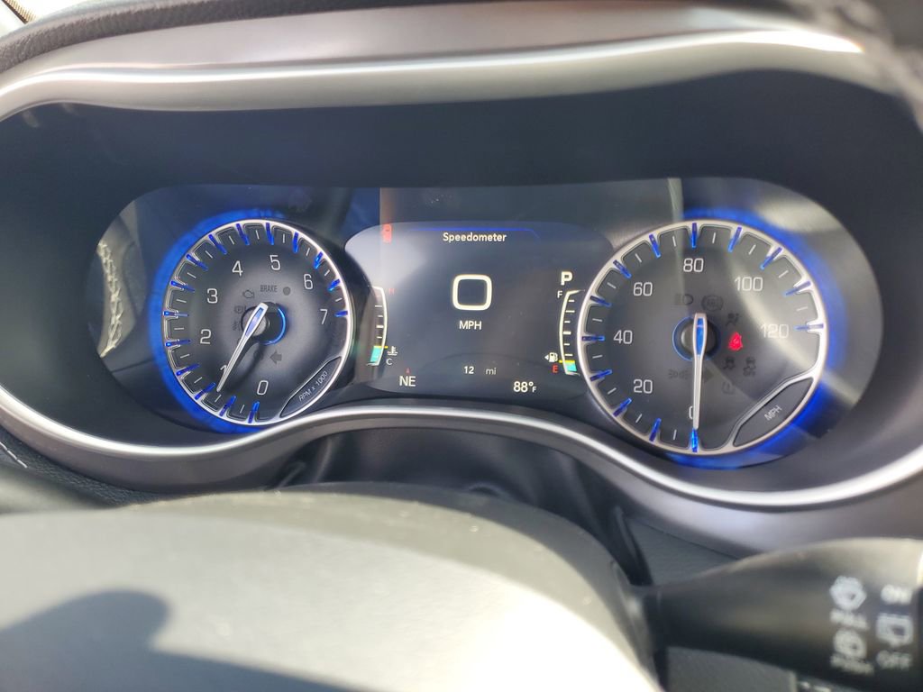 New 2025 Chrysler Pacifica Select FWD image 15