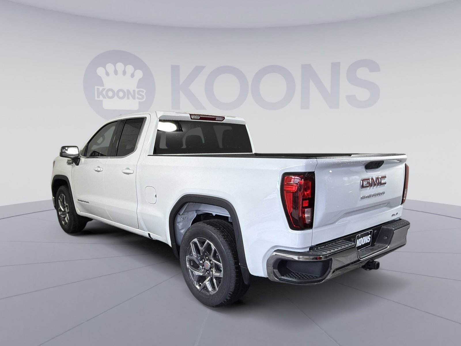 New 2026 GMC Sierra 1500 SLE image 4