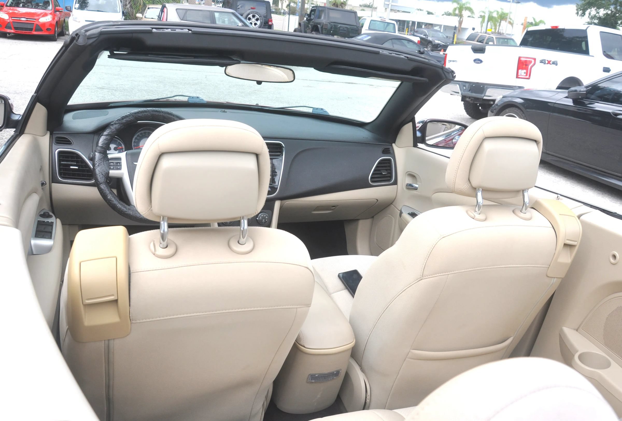 Used 2011 Chrysler 200 Touring FWD image 25