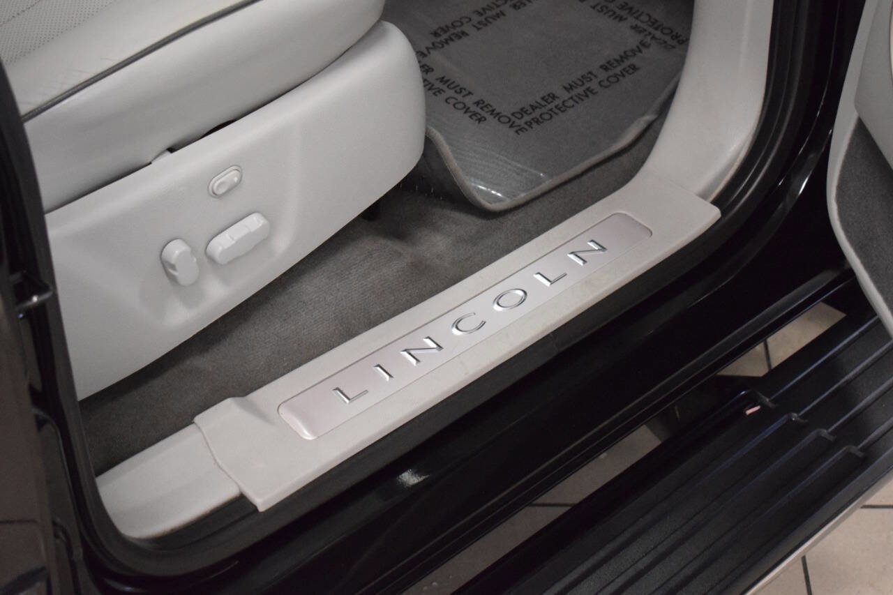 Used 2006 Lincoln Navigator Luxury image 22