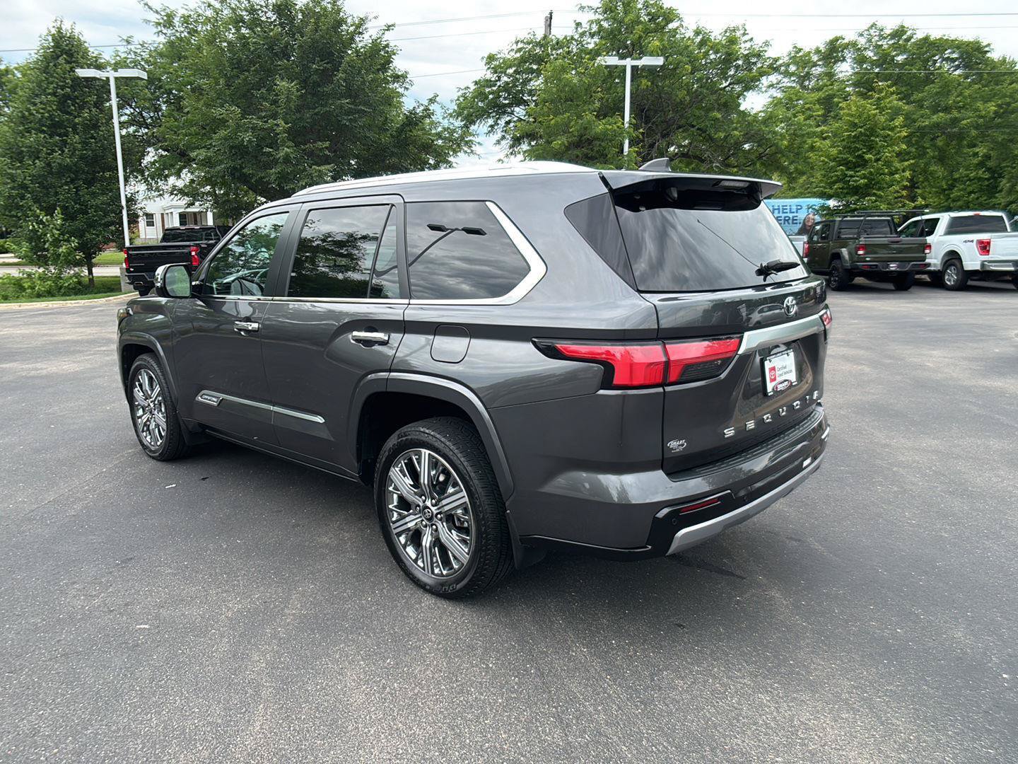 Used 2025 Toyota Sequoia Capstone AWD/4WD image 16