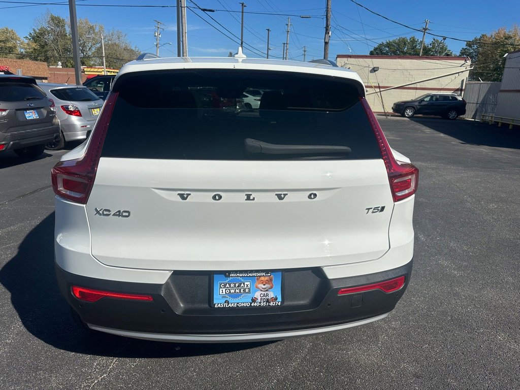 Used 2019 Volvo XC40 T5 Momentum image 5
