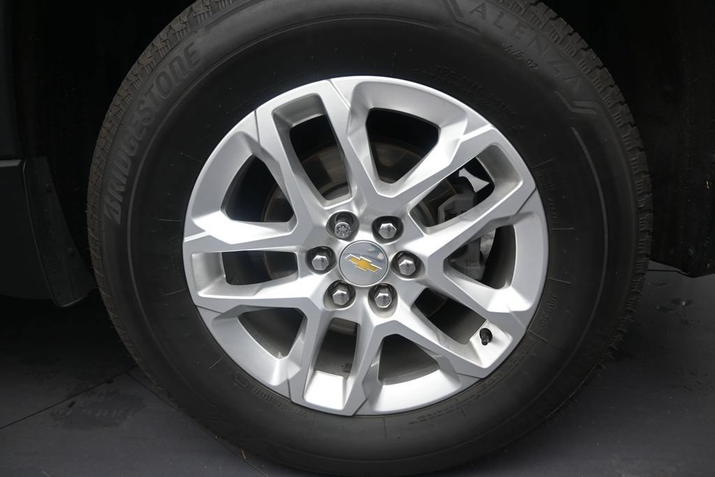 Used 2021 Chevrolet Traverse LS FWD image 10