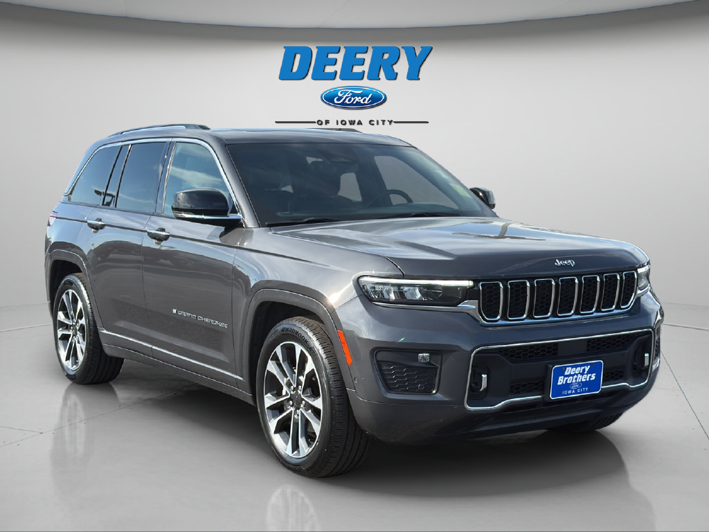 Used 2022 Jeep Grand Cherokee Overland w/ Luxury Tech Group IV AWD/4WD image 16