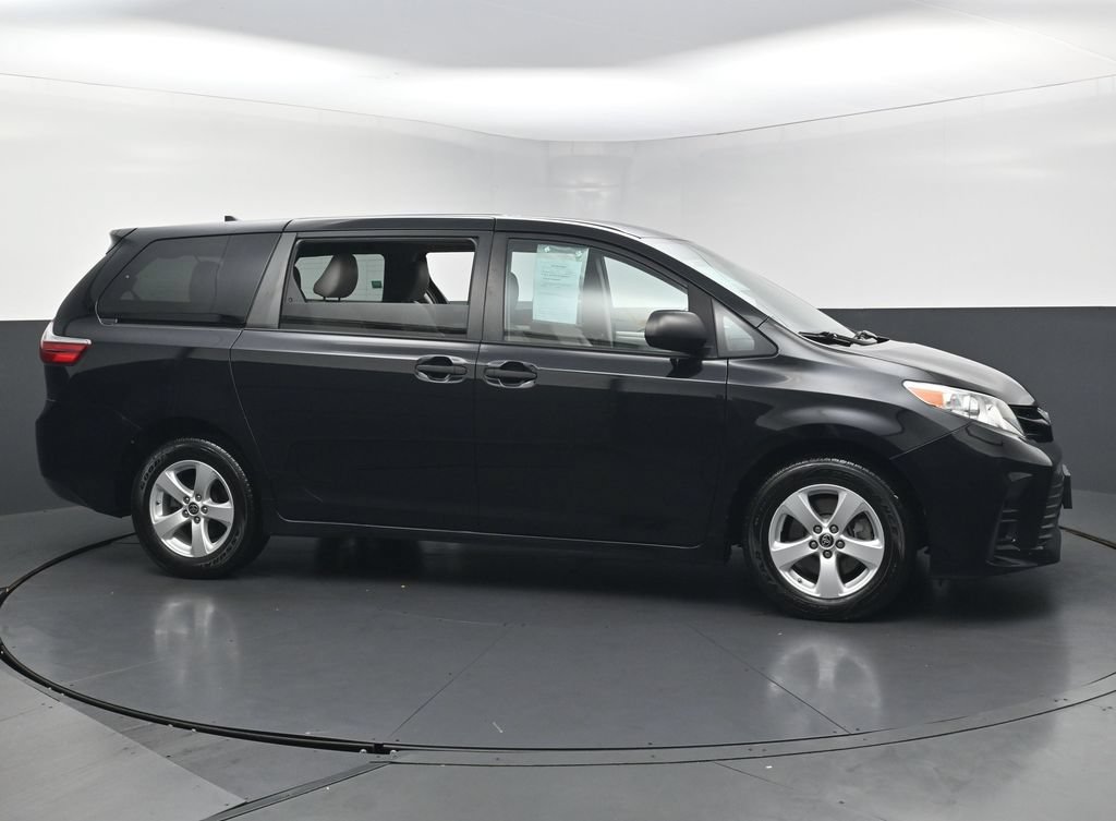 Used 2020 Toyota Sienna L FWD image 10