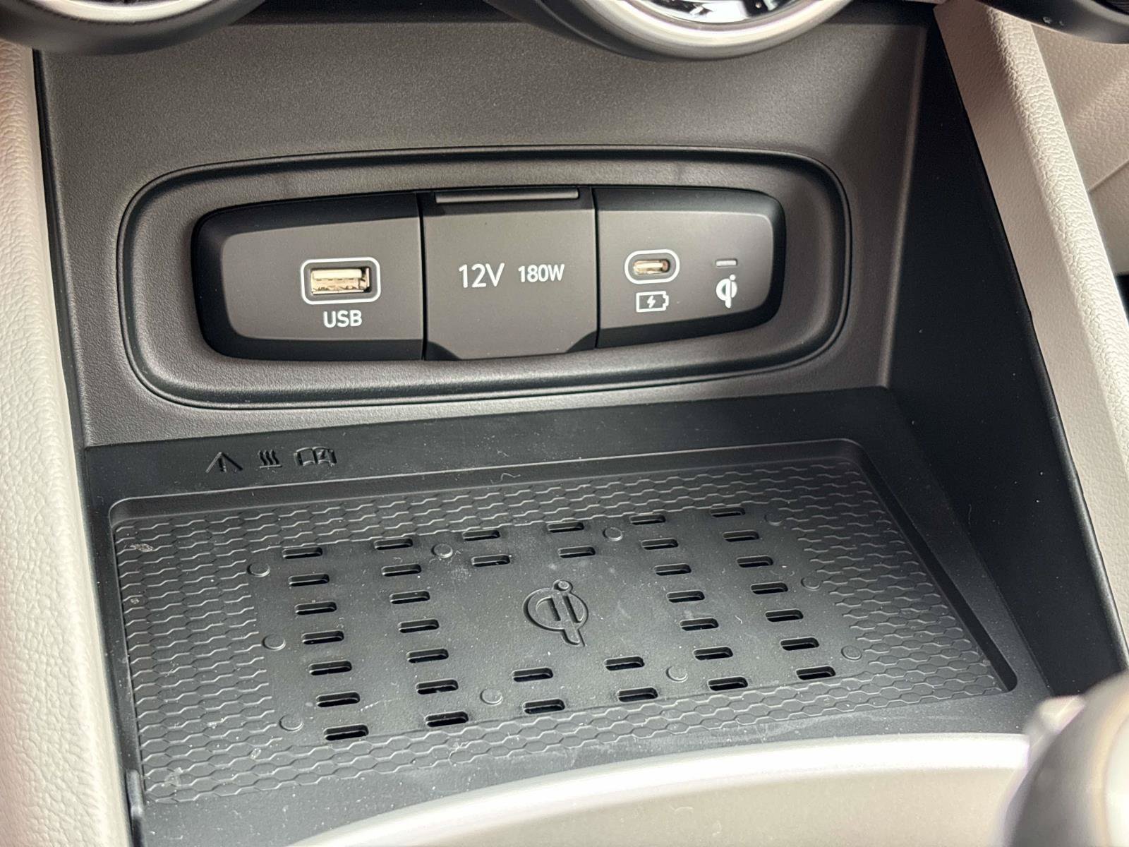 Used 2026 Hyundai Venue SEL FWD image 20