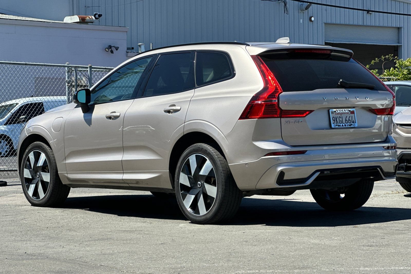 Used 2024 Volvo XC60 T8 Plus AWD/4WD image 6